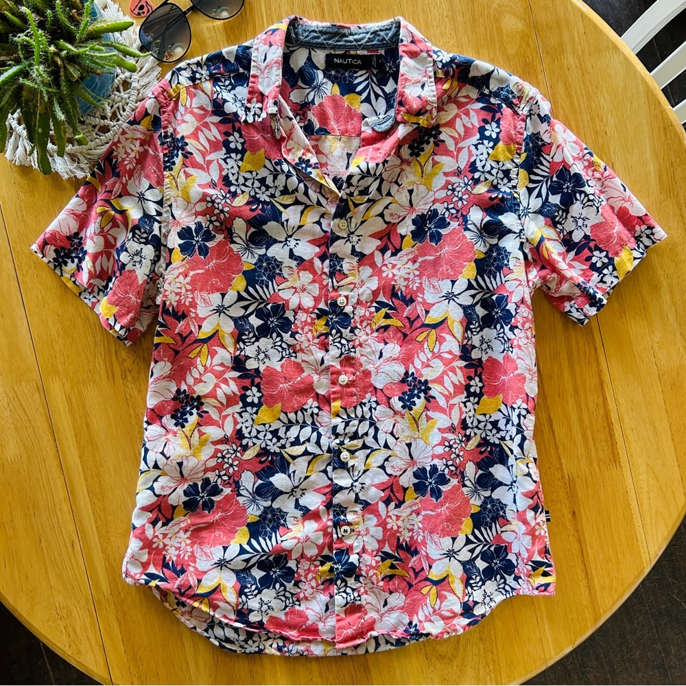 Nautica Men's Vibrant Aloha Shirt